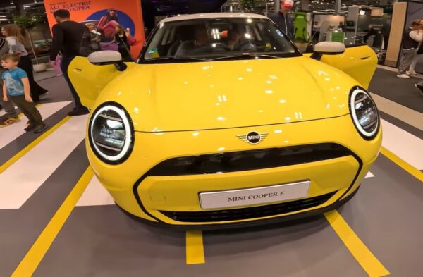 New Mini Cooper Electric car features, Price and charging cost 2023-2024