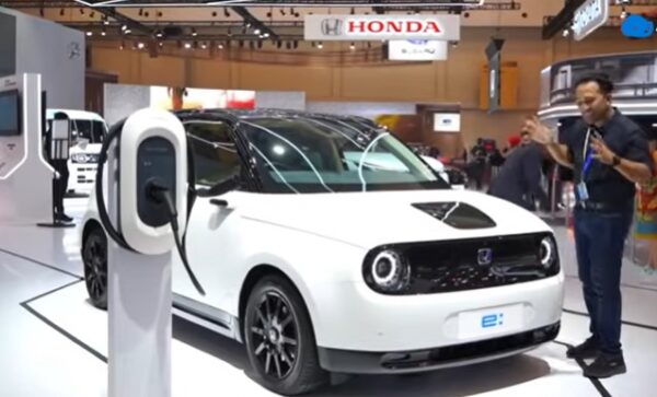 Honda E Electric car Features and price