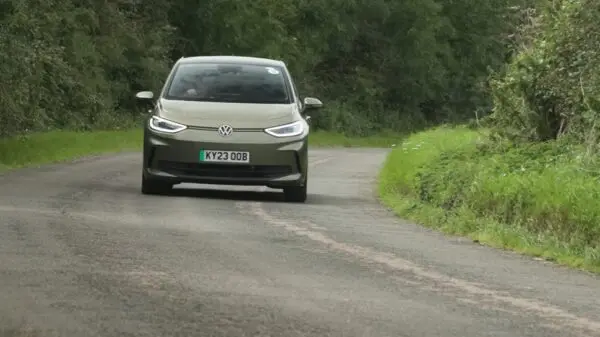 Volkswagen ID.3 Electric Car motor power battery power range price and all the specification features with latest launching update 2025:-