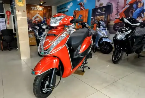 Ampere Magnus Electric Scooter motor power battery power top speed range with all specification feature price and latest launching update 2025 :-