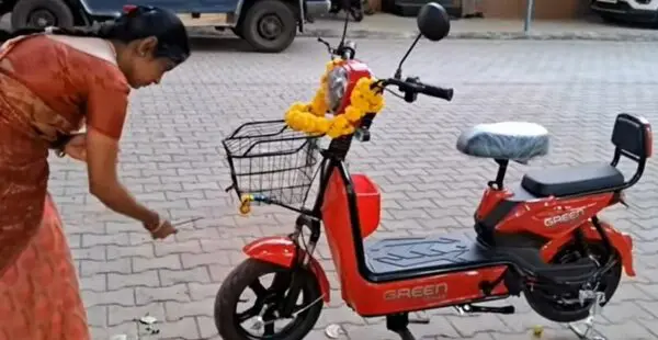 Green Udaan electric scooter motor power battery power top speed range price and all specification feature with latest launching update 2025 2026 :-